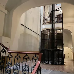 Apartment La Finestra Sul Corso, Naples