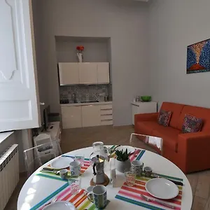 Apartment La Casa Di Abbi, Naples