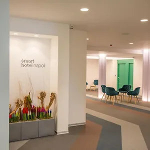 ホテル Smart, ナポリ